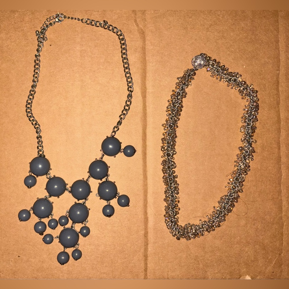 Elegant Gray and Silver Necklace Set